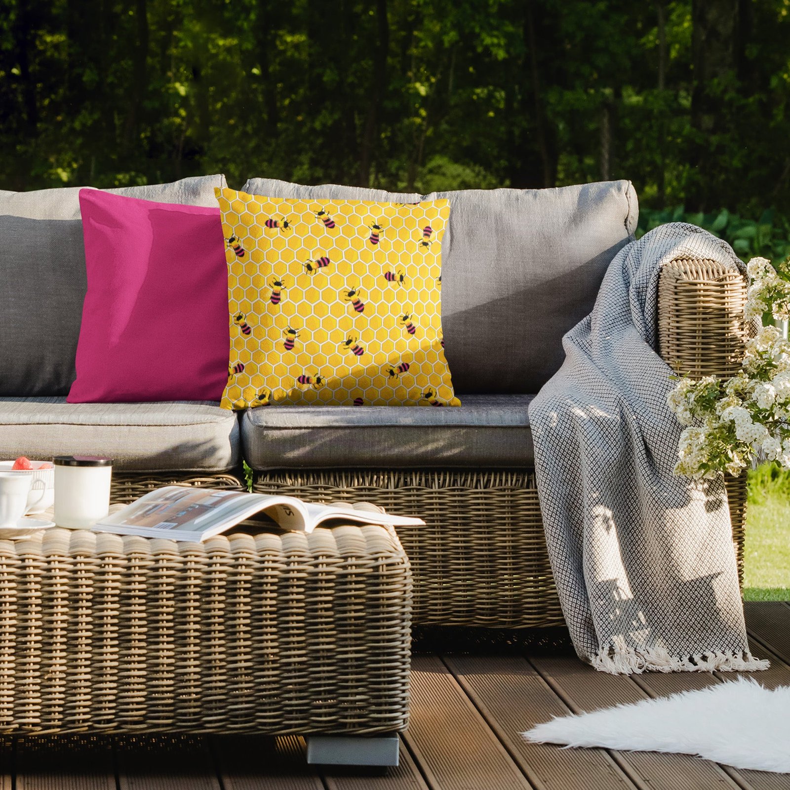 pillow-rainbow-bee-02